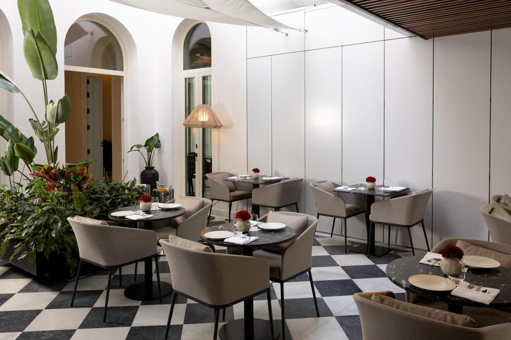 Mercer Plaza Sevilla 5 Gl Exterior foto