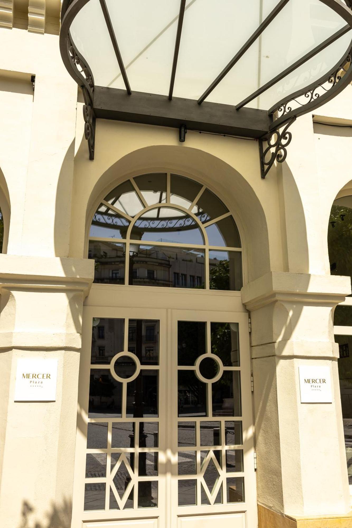 Mercer Plaza Sevilla 5 Gl Exterior foto